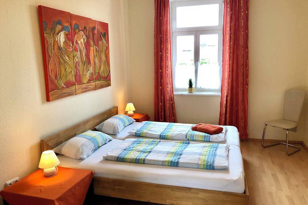 Ganze Wohnung, Zentral gelegene große Fewo (1. Og) - kostenloser Pkw Stellplatz inklusive in Bamberg, Fränkisches Weinland