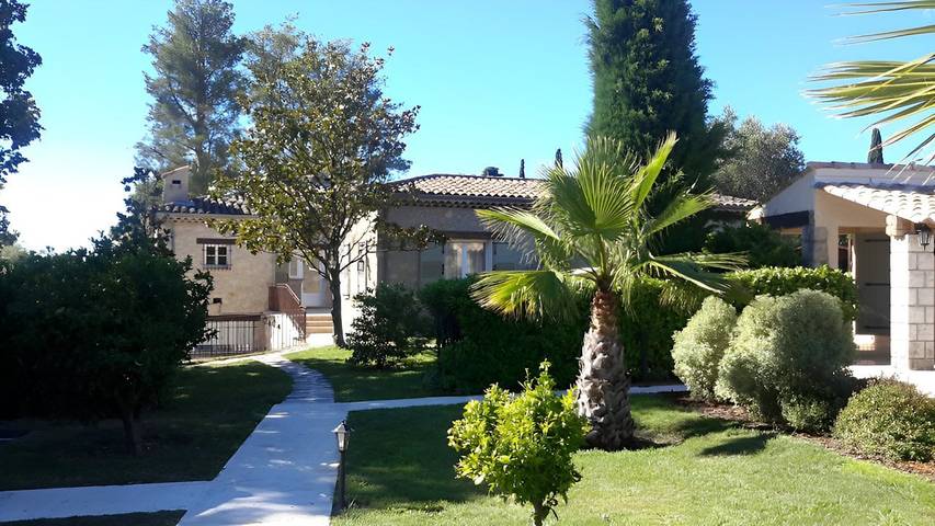 Chambre d’hôte pour 2 personnes, avec piscine et jardin dans les Alpes maritimes - 3