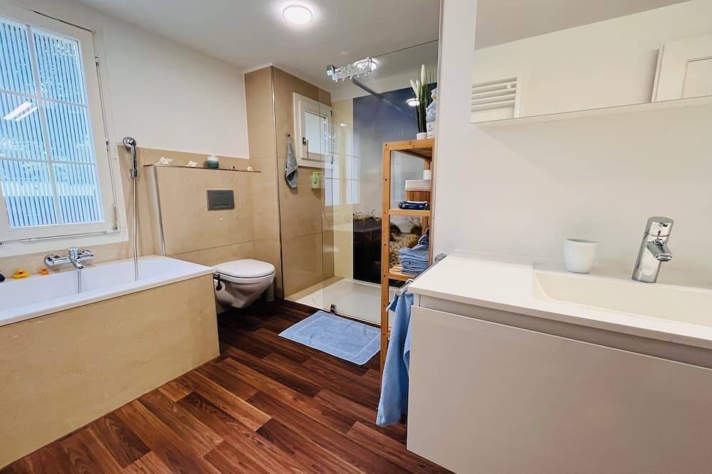 Moderne Chalet Wohnung mit Alpenblick |  nahe Luzern&Zug | Spielplatz + Hotpot in Ballwil, Kanton Luzern