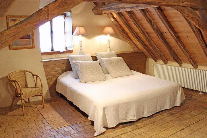 Gîte pour 6 personnes, avec jardin et piscine, animaux acceptés à Neuilly-le-Réal - 2