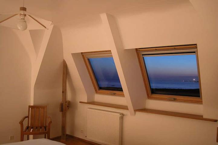 Location de vacances pour 8 personnes, avec jardin et terrasse, animaux acceptés dans Plage de Grève Blanche (Guilvinec) - 3