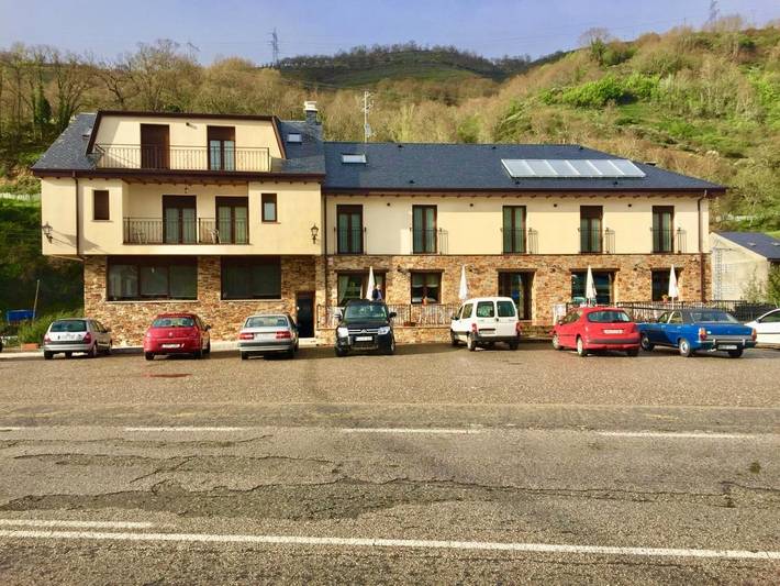 Hotel para 4 personas, con vistas y terraza en El Bierzo - 3