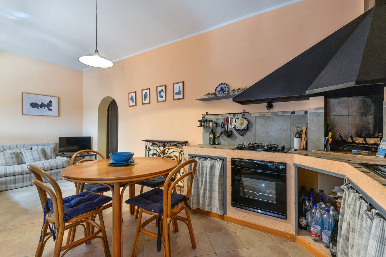 Entire apartment, Apartment 'Casa La Torre' with Sea View, Shared Terrace and Wi-Fi in Capoliveri, Elba