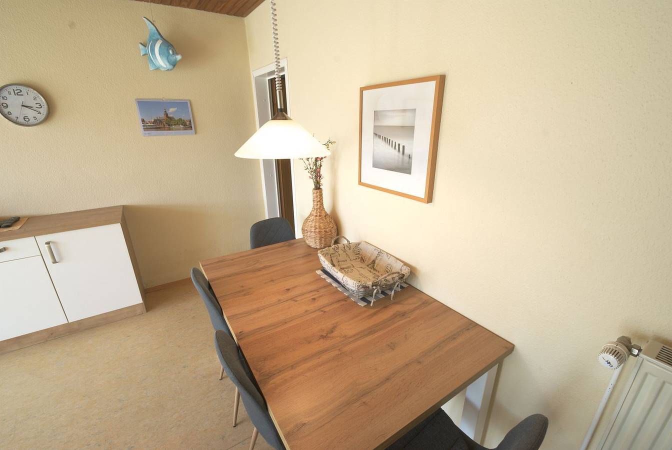 Strandnaher Ferienbungalow in Norddeich mit großzügigem eingezäuntem Garte in Strand Norddeich, Norddeich