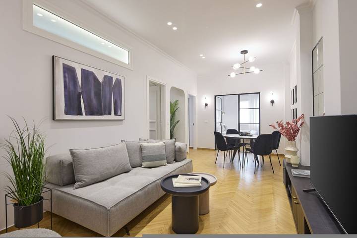 Apartment for 8 people, with balcony in Athens