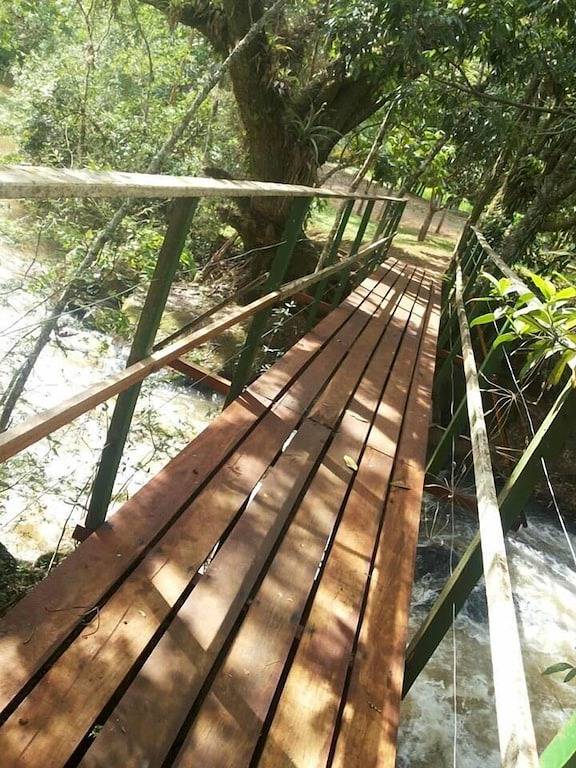 Casas e apartamentos de temporada para 30 pessoas, com balcão e jardim em Extrema