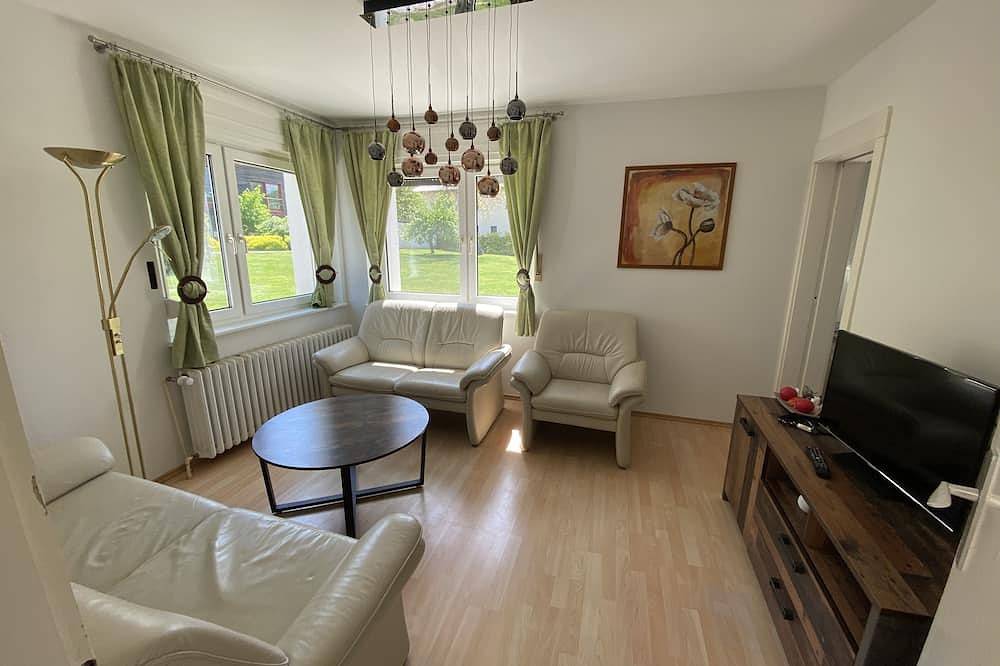 Ganze Wohnung, Ferienwohnung \"Hang\" in einem Ferienhaus - in direkter Seelage in Motzen, Mittenwalde