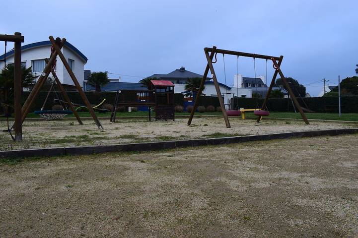 Maison 4/6 Personnes avec piscine chauffée, 100 m de la plage in Le Conquet, Région de Brest