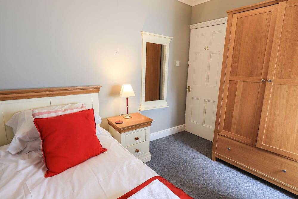 Gildabrook Cottage, pet friendly in Bowness-On-Windermere in Bowness-on-Windermere, Lake District