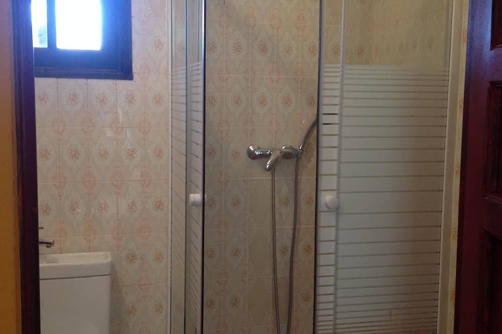 Between Ventoux and Luberon in Carpentras, Parc naturel régional du Mont-Ventoux