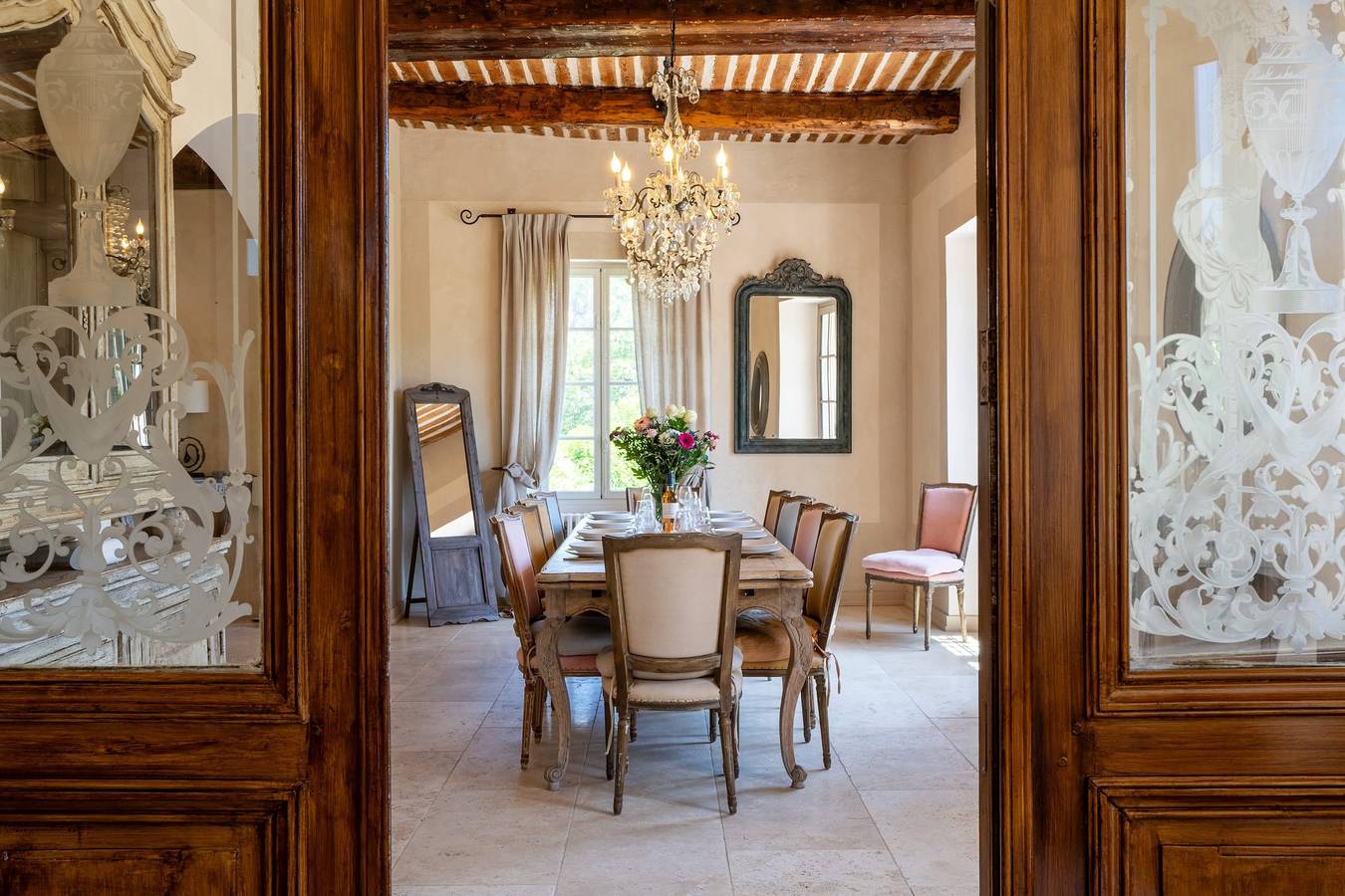Bastide of the Rose Comtesse – The Art of Intimate Luxury in Provence in Ventabren, Region de Aix-en-Provence