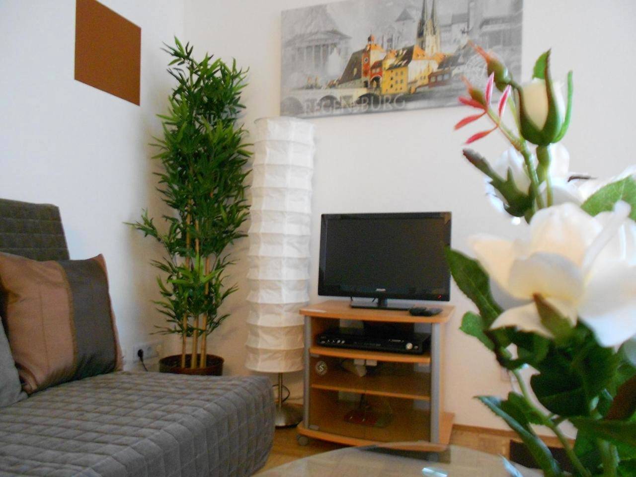 Ganze Wohnung, Ferienwohnung für 4 Personen mit Terrasse in Regensburg, Ostbayern