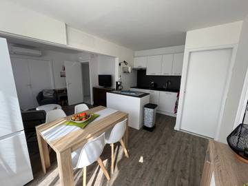 Gîte pour 4 personnes, avec terrasse et piscine dans Port Barcarès