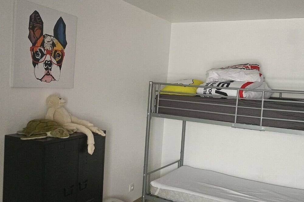 Appartement entier, Gîte de la Bicyclette near Puy du Fou in Montournais, Fontenay-le-Comte