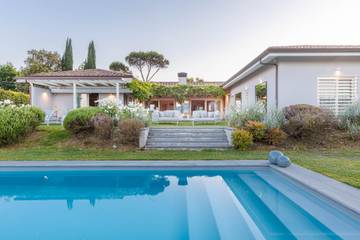 Villa With Pool for 10 People in Lucca, Colline Lucchesi, Photo 1
