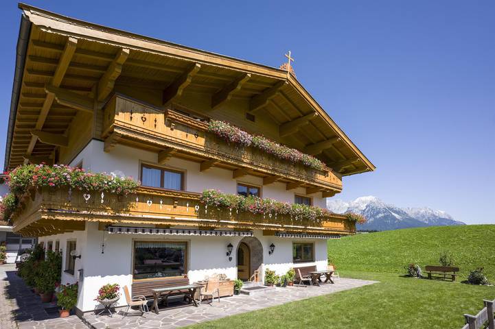 Ferienwohnung für 5 Personen, mit Balkon und Garten in Söll