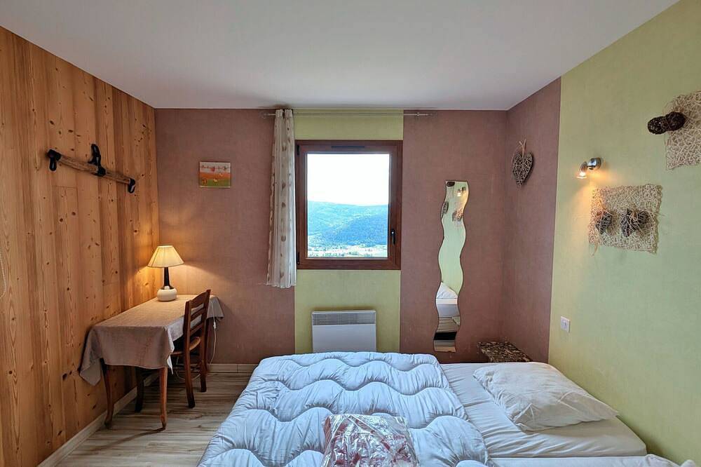 Spacious modern cottage, 8 pers, private terrace, pets allowed, Wifi in Vagney, Parc naturel régional des Ballons des Vosges