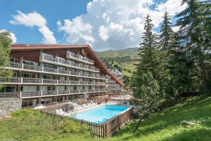 Apartmenthotel für 4 Personen, mit Ausblick und Balkon sowie Pool - 1