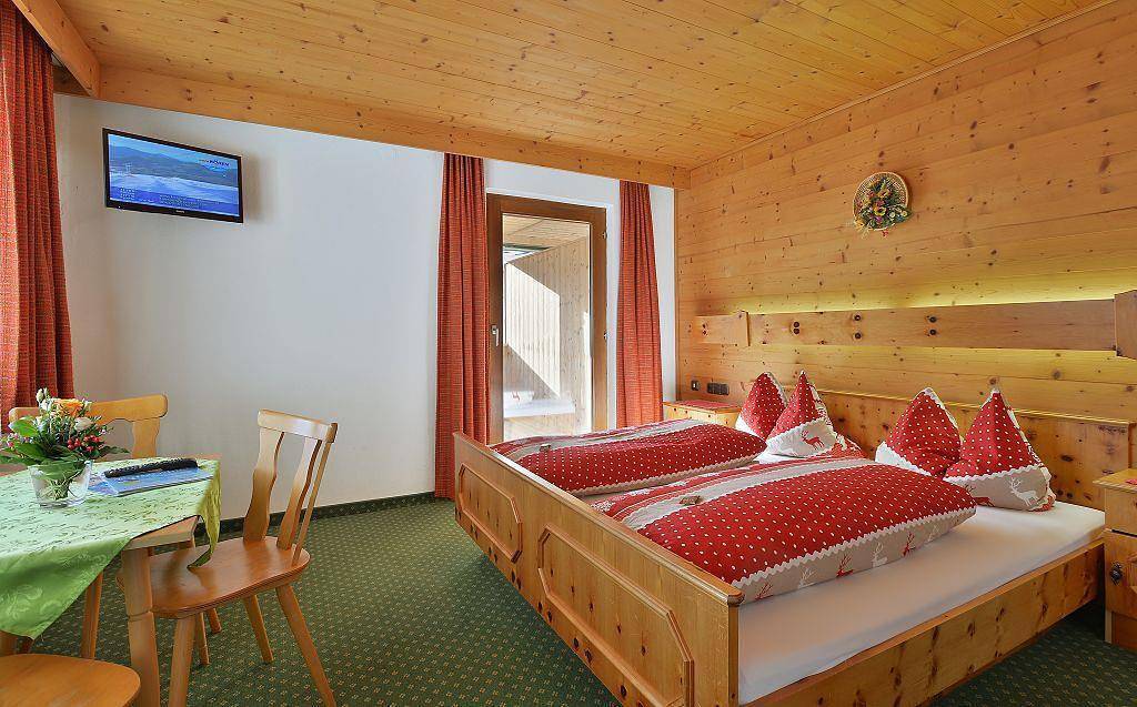 Doppelzimmer mit Dusche/Wc, Tv und Wlan in Kössen, Kaisergebirge