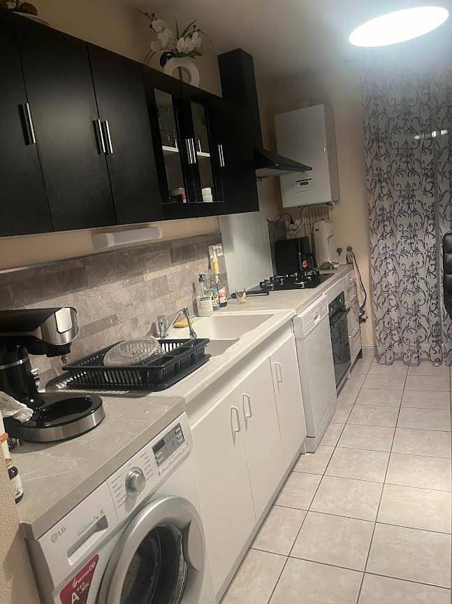 Chambre d’hôte pour 3 personnes, avec Terrasse et Vue à La Celle-sous-Gouzon - 4