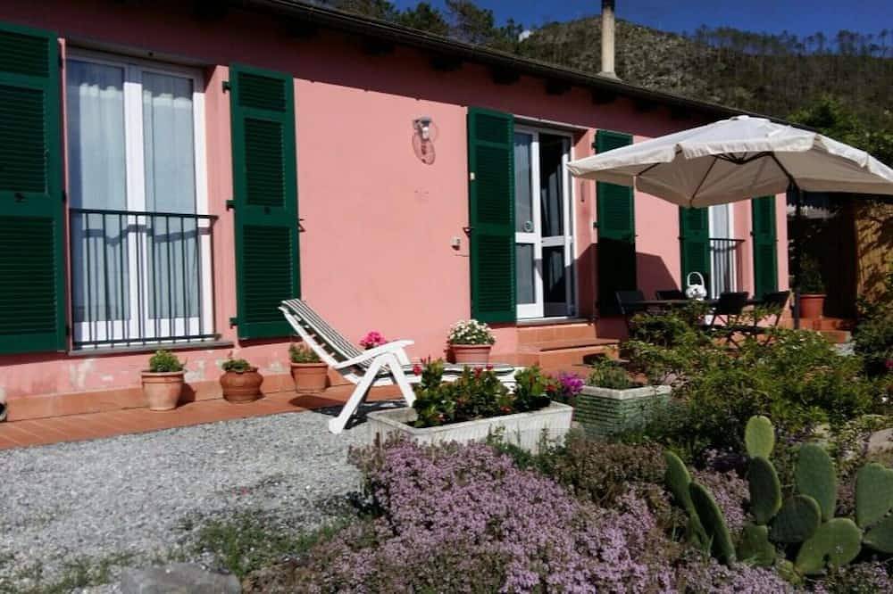 Casa Cinzia - appartamento con terrazza e vista sul Golfo in Bonassola, Riviera di Levante
