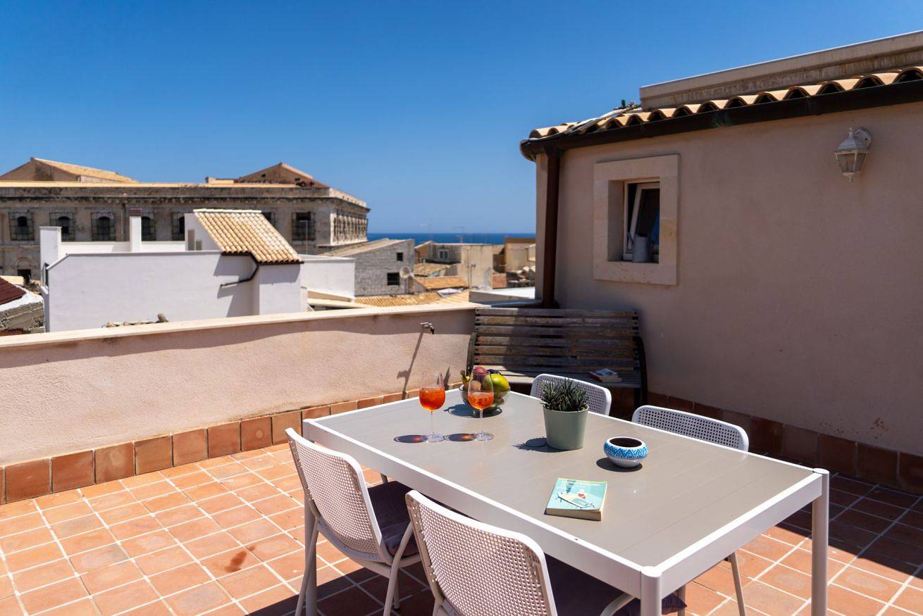 Appartamento intero, Dietro il Mercato di Ortigia -2 Piano con Terrazzo in Siracusa, Siracusa e dintorni