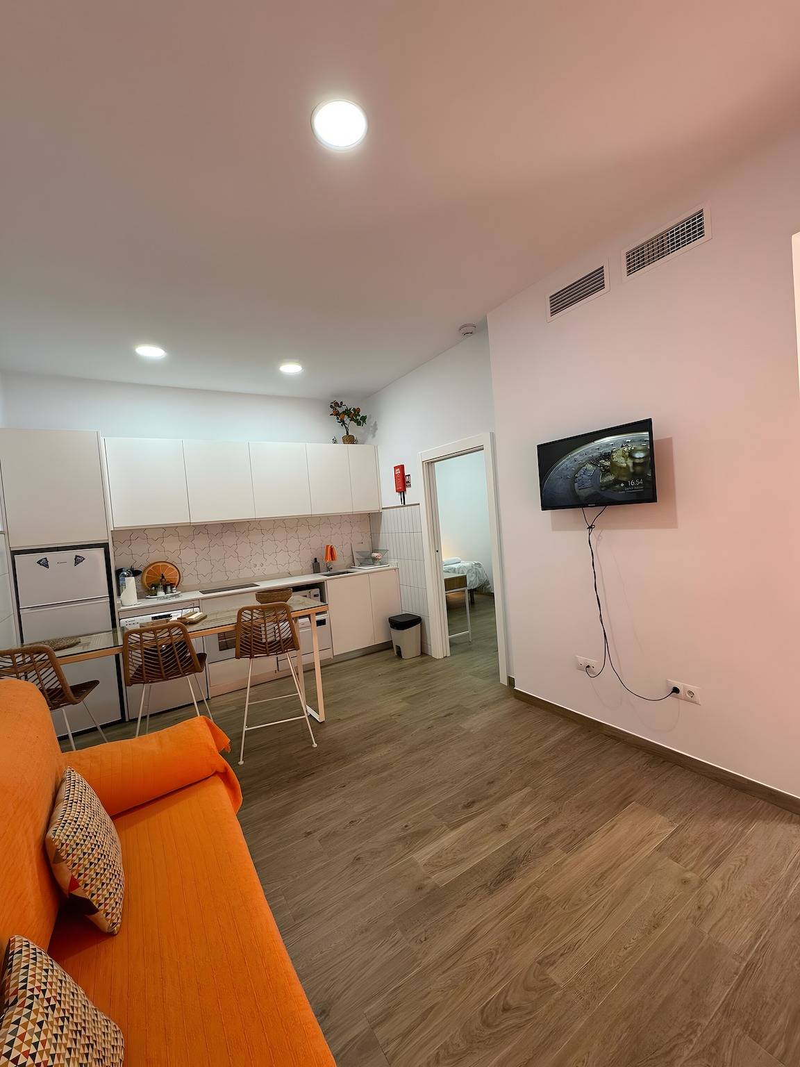 Estudio entero, Estudio 'Orange Suite By Alhaurín Loft City' con Wi-Fi y Aire Acondicionado in Alhaurín de la Torre, Costa del Sol