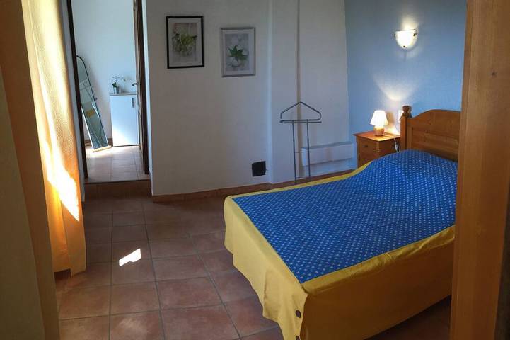 Location de vacances pour 6 personnes, avec jardin et terrasse à Bédarrides - 4