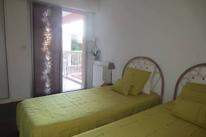 Appartement entier, A "2" pas du sable fin et des  commodités,T3,clim,Wifi fibre,2terrasses,parking in Fréjus, Côte méditerranéenne (France)