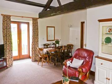 Log Cabin for 4 People in Shorwell, Isle of Wight, Photo 2