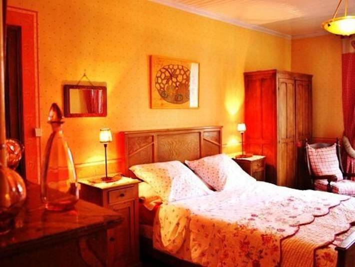 Chambre d’hôte pour 4 personnes, avec Terrasse ainsi que Jardin et Piscine