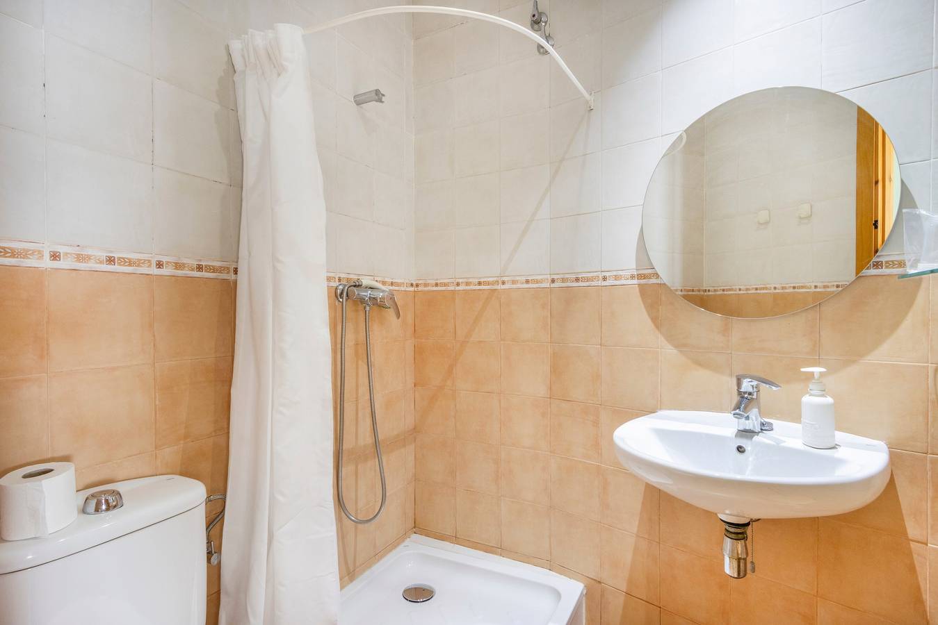 Kamer 'Habitación Doble' met Uitzicht op de Bergen, Wi-Fi en Airconditioning, foto 10