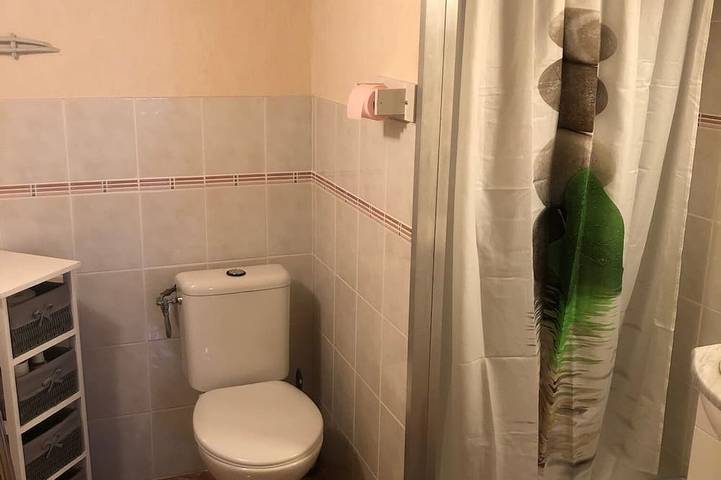 Location de vacances pour 2 personnes, avec jardin ainsi que terrasse et jacuzzi à Cayriech - 3
