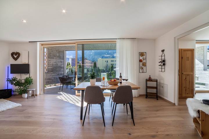 Entire apartment, Adler Living Garden Apartment with Mountain View, Private Garden & Wi-Fi in Naturns, Texel Group