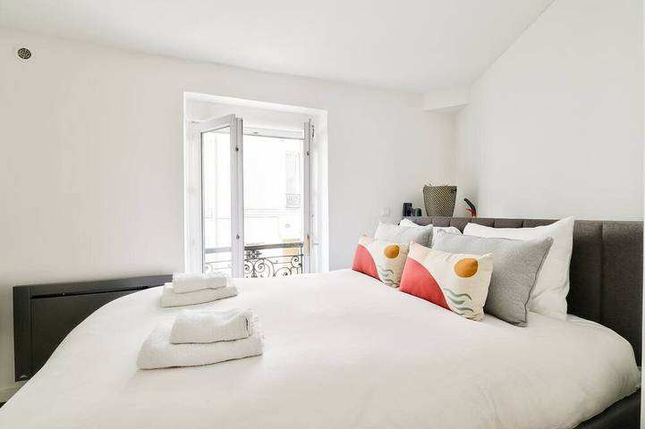 Entire apartment, Modern Studio at Montreuil - Paris in Montreuil, Seine-Saint-Denis