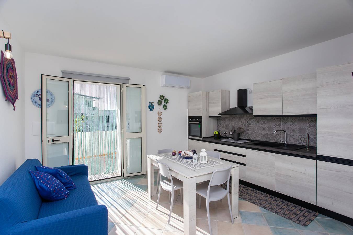 Entire apartment, Apartment Casa Francesco near the beach with terraces and garden in Orosei, Gulf of Orosei