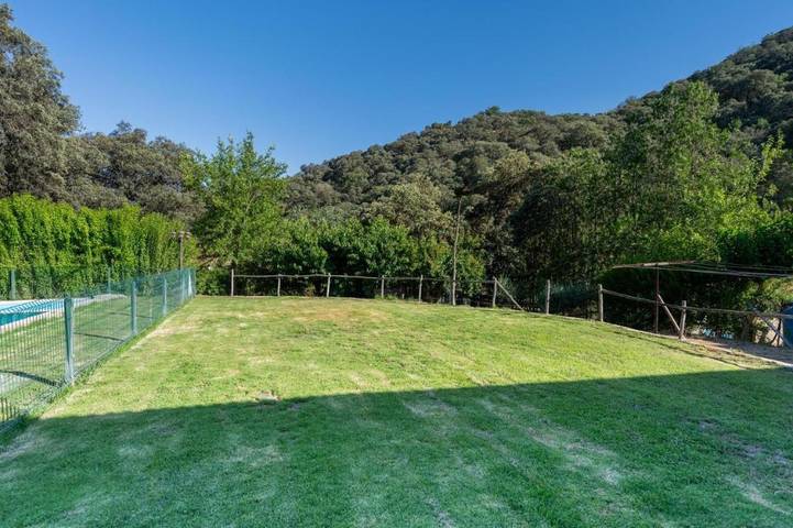 Casa rural para 9 personas, con jardín y vistas además de piscina y terraza, Se admiten mascotas en Constantina - 3