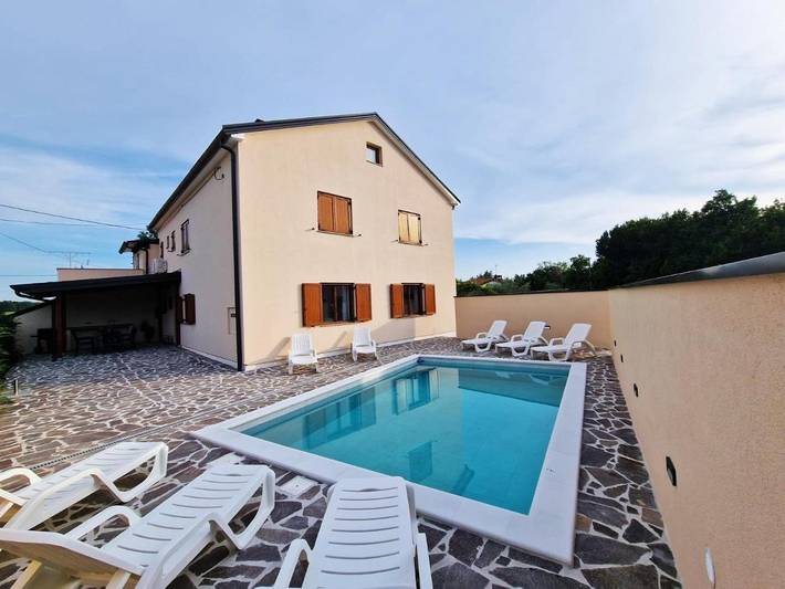 Gîte pour 8 personnes, avec piscine ainsi que jardin et vue dans Petrovija - 3