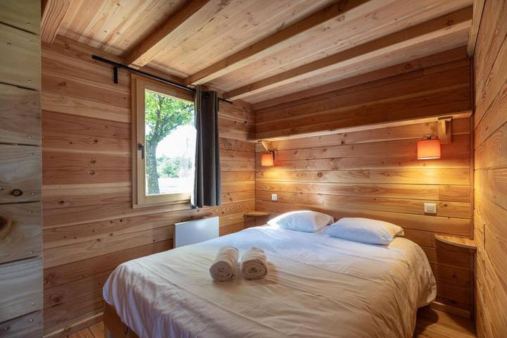 Location de vacances pour 5 personnes, avec piscine ainsi que terrasse et bassin pour enfant à Versailles - 2