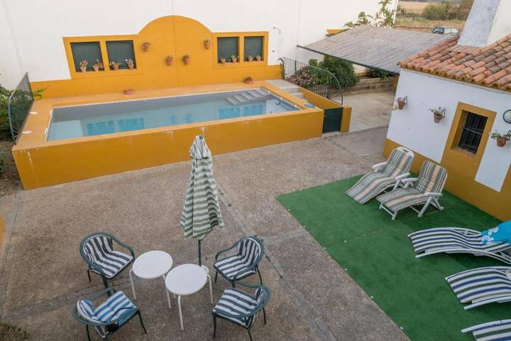 Ferienhaus für 15 Personen, mit Terrasse und Garten sowie Pool und Ausblick in Herrera de Alcántara