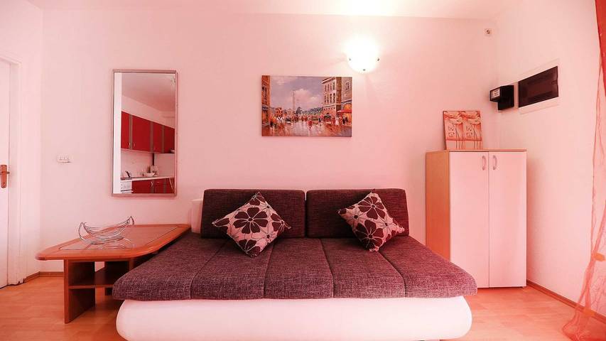 Ferienwohnung für 4 Personen, mit Terrasse und Garten in Zadar (Kommun)