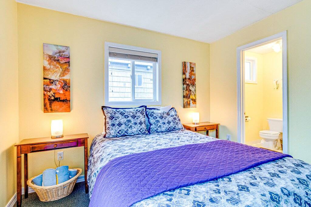 Hundefreundlich, künstlerischer Kurzurlaub mit privatem Whirlpool, Unterhaltung, Strand in der Nähe! in Seaside (Oregon), Clatsop County