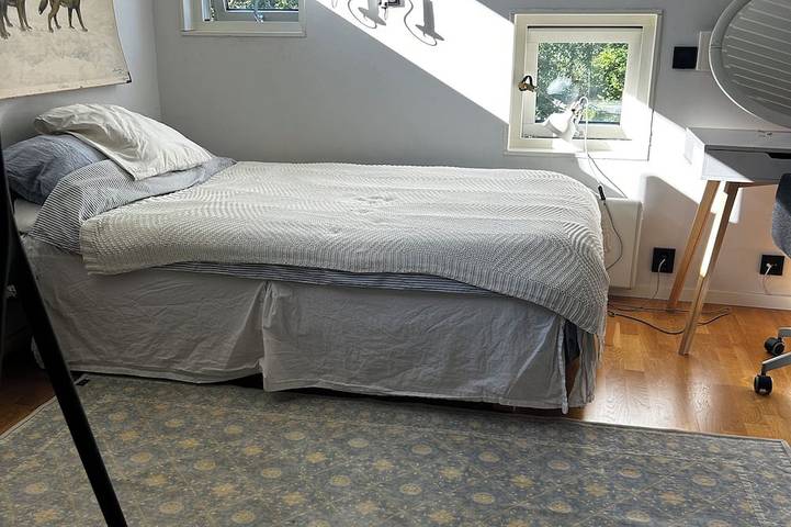 Cozy house with sea views, a spacious deck, and a beautiful garden in Nacka, Stockholmer Schärengarten
