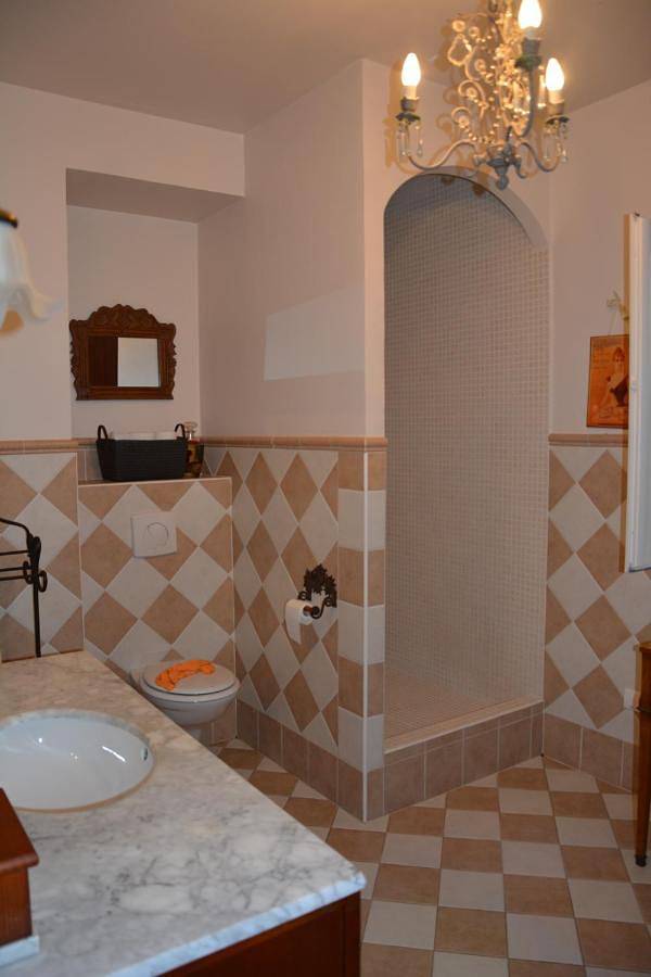 Gîte pour 6 personnes, avec terrasse ainsi que piscine et vue à Peillon - 3