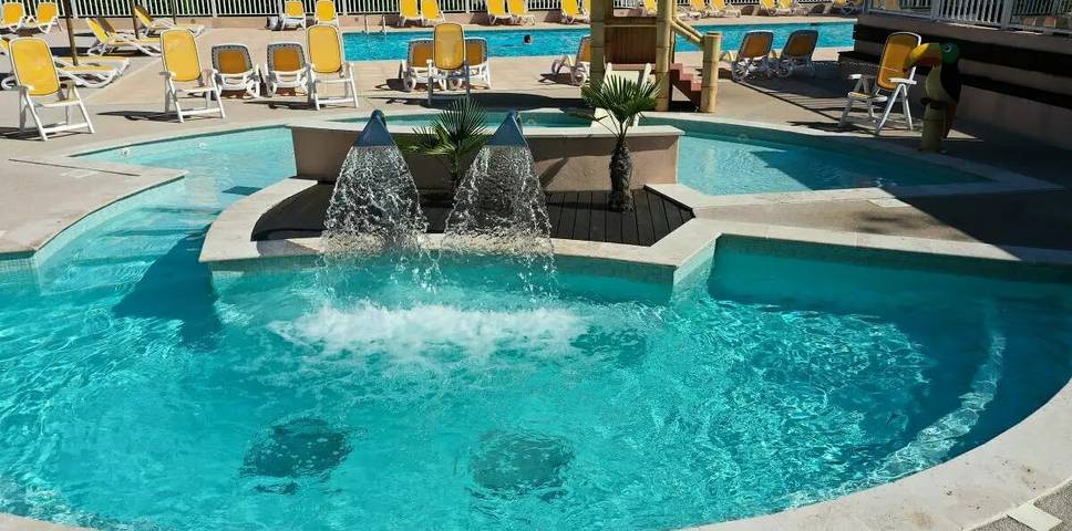 Camping pour 4 personnes, avec piscine, animaux acceptés à Cannes - 4