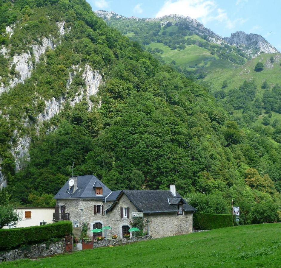 Chambres d hôtes La Cavalière in Accous, Béarn