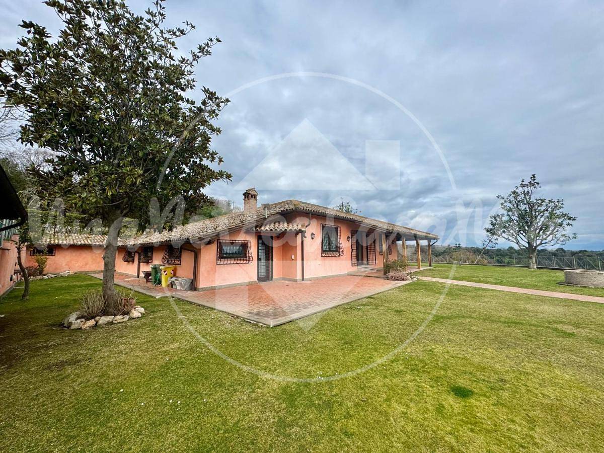 Villa Federica "Unanotteacasamia" in Sacrofano, Provincia di Roma
