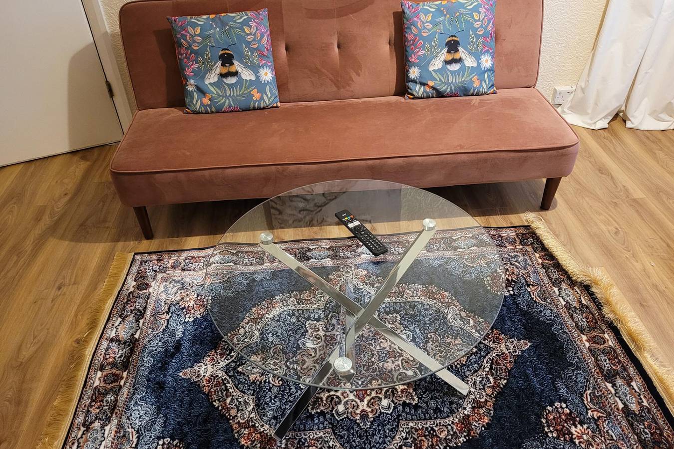 Apartment - Sleeps 2 - Parking - Near Station in Reading, Berkshire