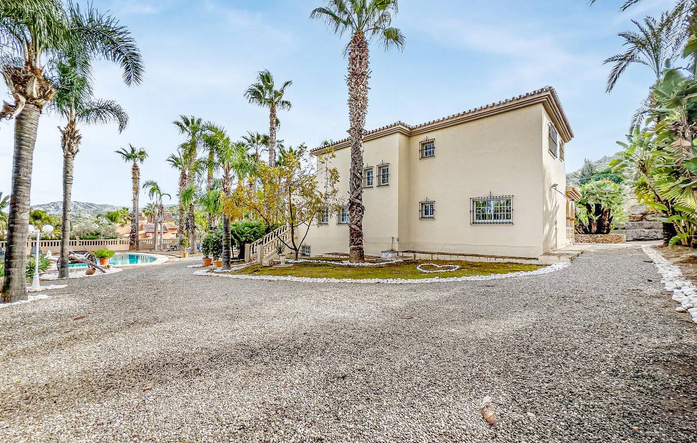 Apartamento de lujo con piscina y aire acondicionado, a 300 m del centro de Alhaurín in Pinos de Alhaurín, Alhaurín de la Torre