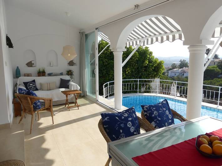 La Golondrina beach and pool in Urbanización Villa del Mar, Vélez-Málaga